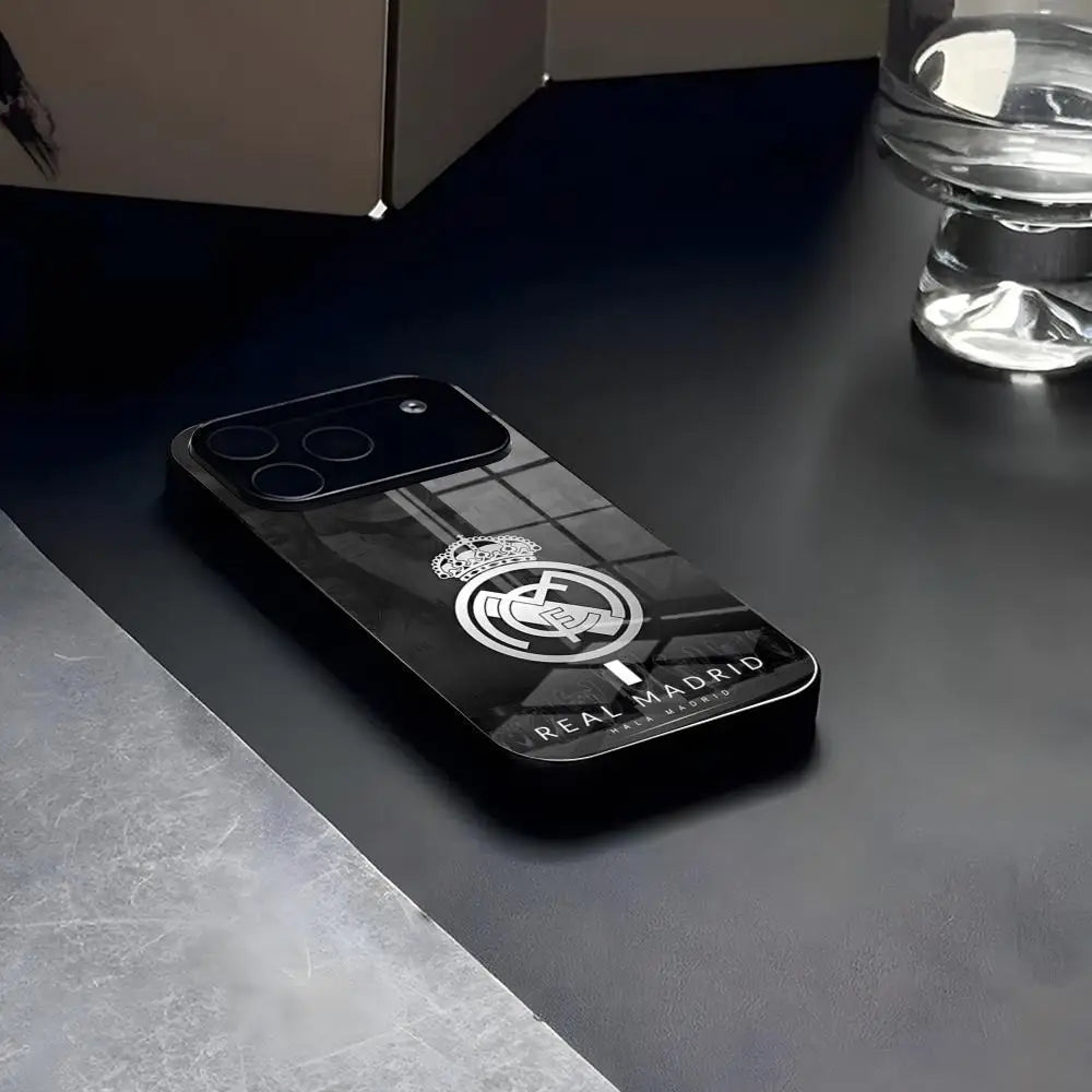 Madrid Glass Elite 🔥📱⚽ | Coque Verre Premium Fan Real Madrid – iPhone 13→17 & Samsung S24/S25