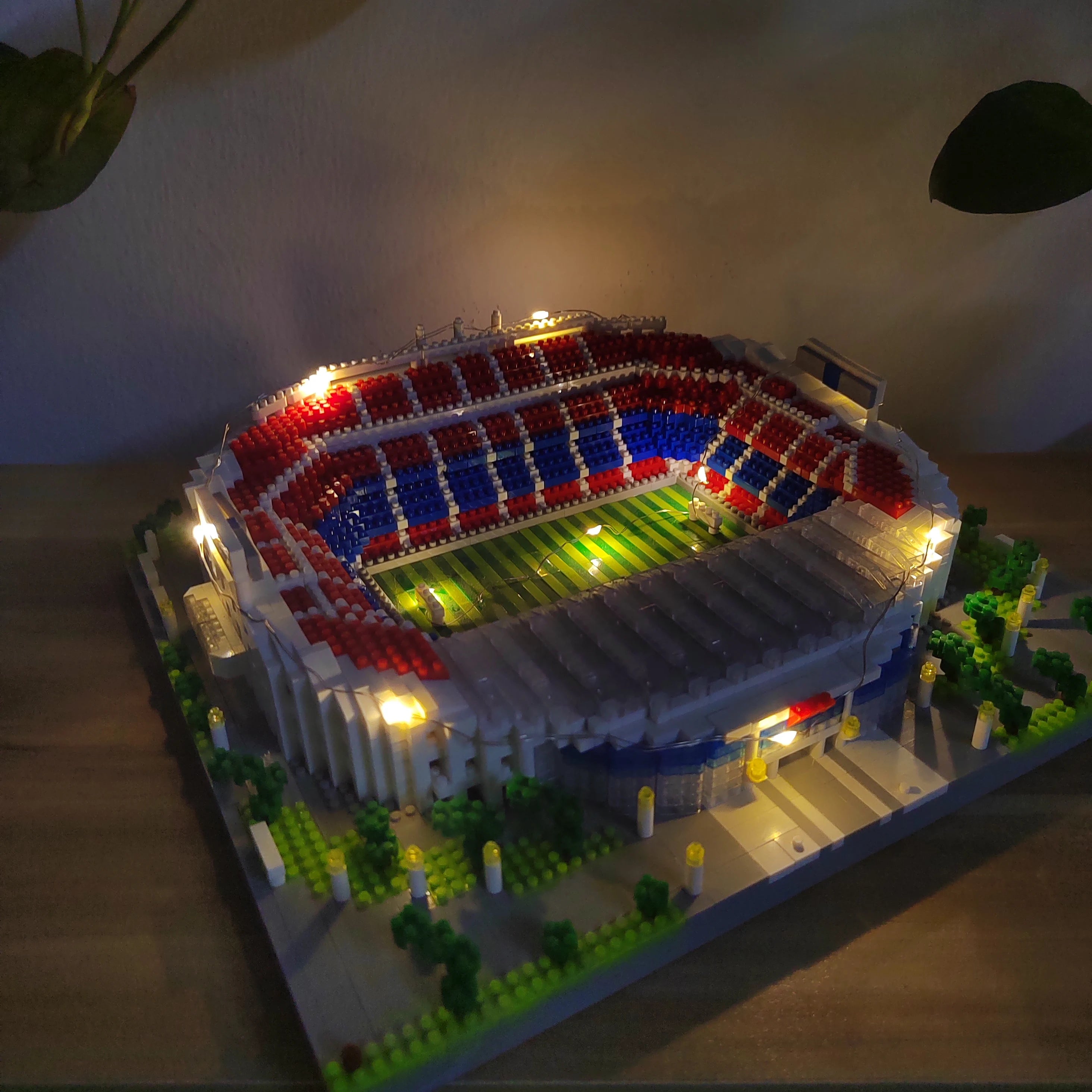 Mini Stade Football 3D 🔥🏙️ | Kit Construction Micro-Briques, 6 Stades, Version LED Disponible