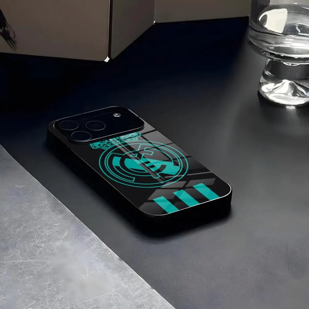 Madrid Glass Elite 🔥📱⚽ | Coque Verre Premium Fan Real Madrid – iPhone 13→17 & Samsung S24/S25