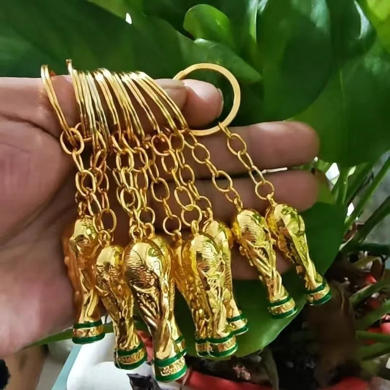 Porte-Clés Trophée Doré 🏆✨ | Le Symbole de la Victoire
