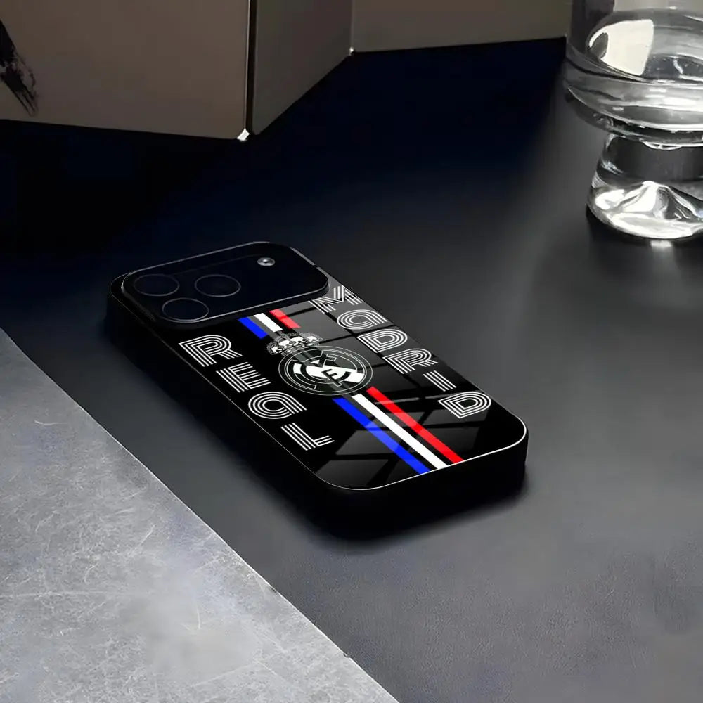 Madrid Glass Elite 🔥📱⚽ | Coque Verre Premium Fan Real Madrid – iPhone 13→17 & Samsung S24/S25