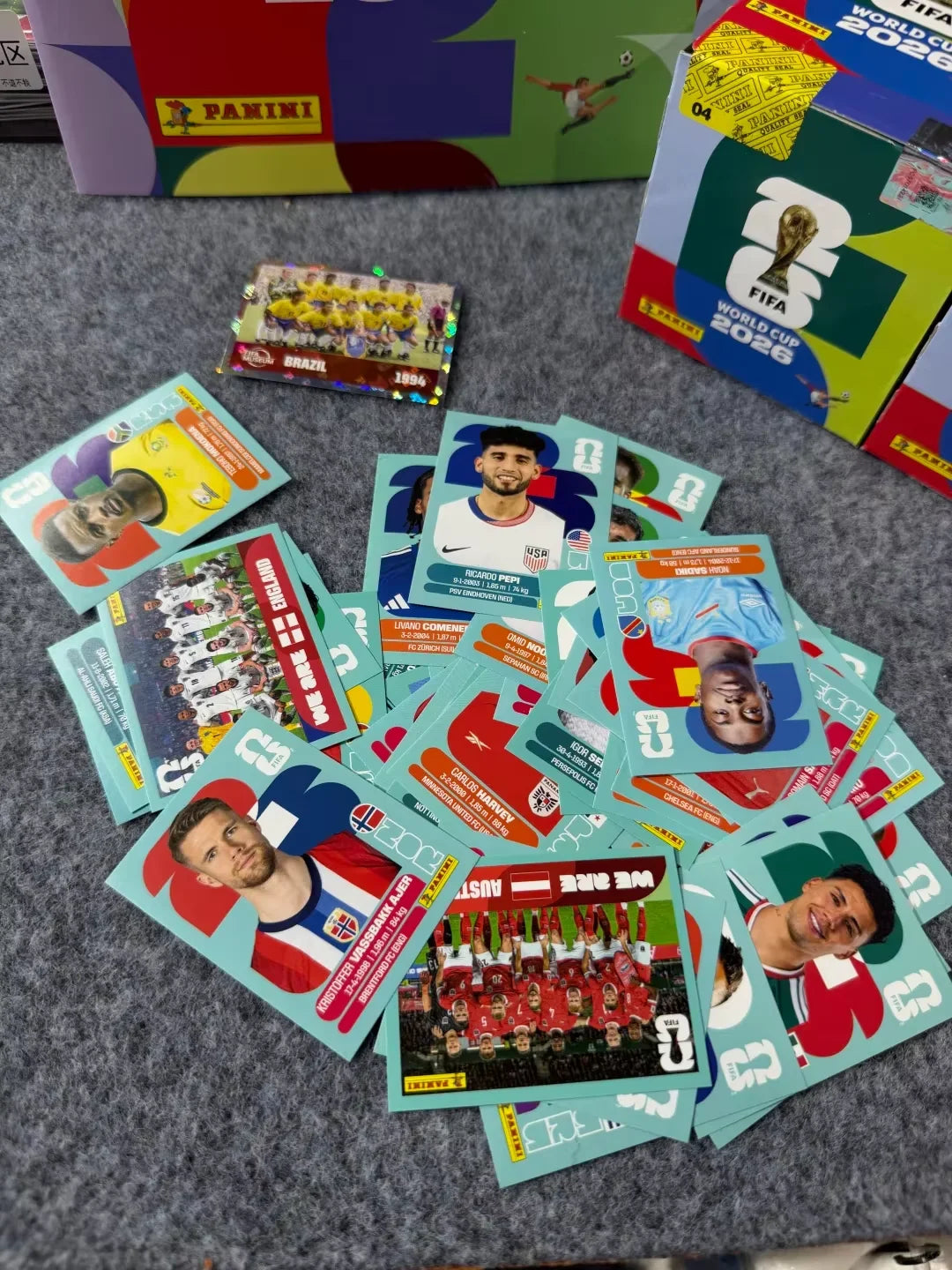 Autocollants Panini FIFA 2026 – Version Internationale Limitée | 1 à 30 Packs + Album Souple